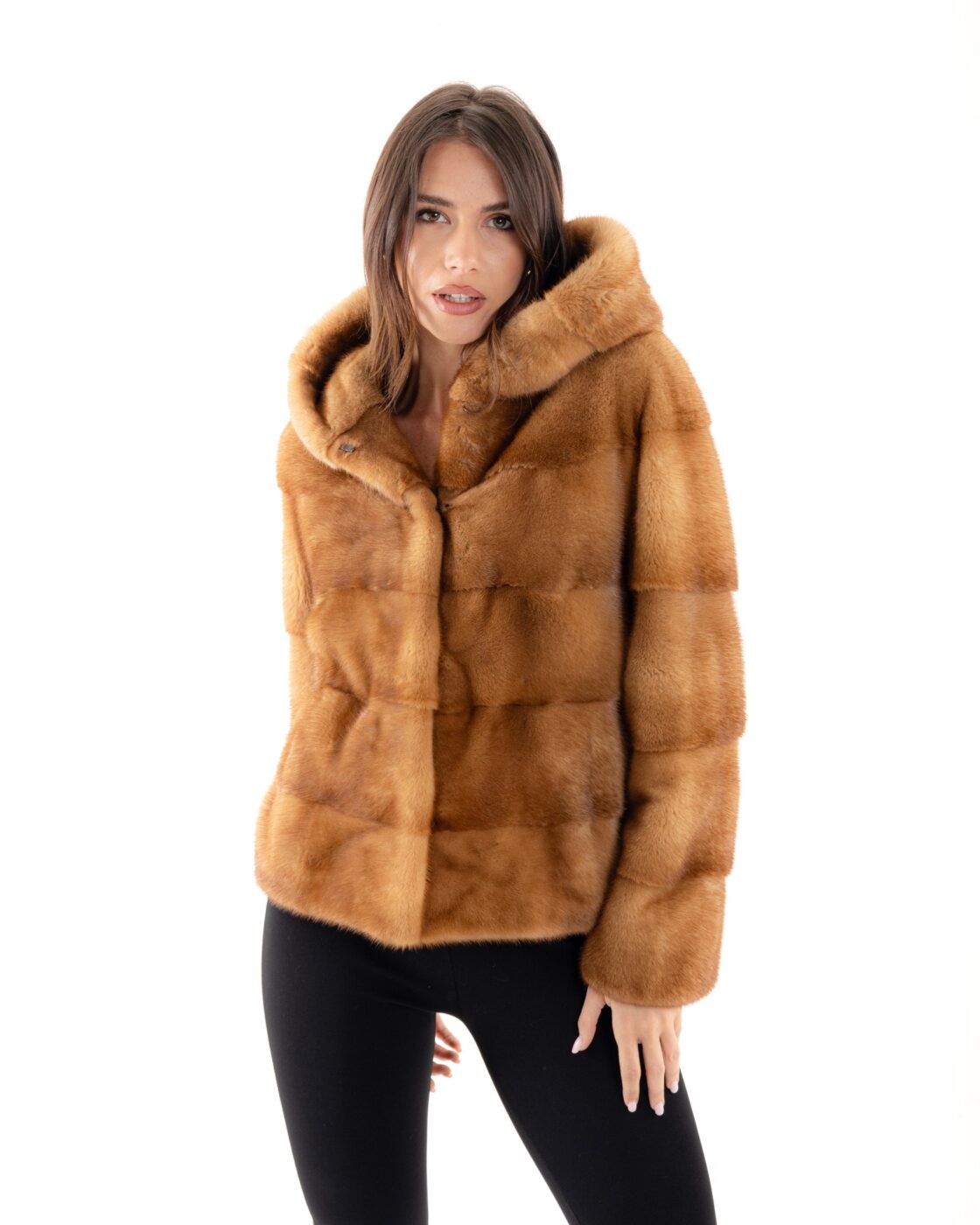 Modello Tonia gold collo cappuccio
