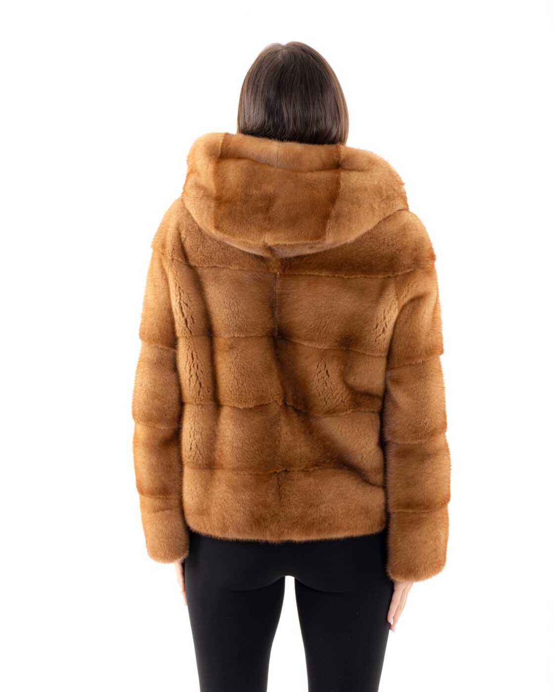 Modello Tonia gold collo cappuccio