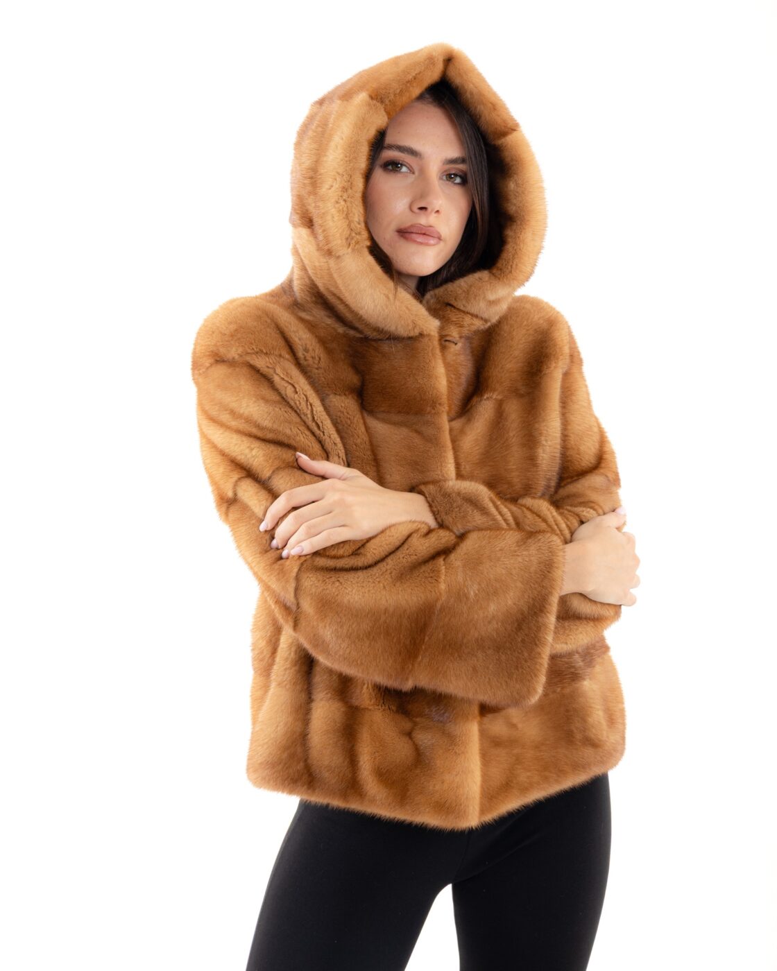 Modello Tonia gold collo cappuccio